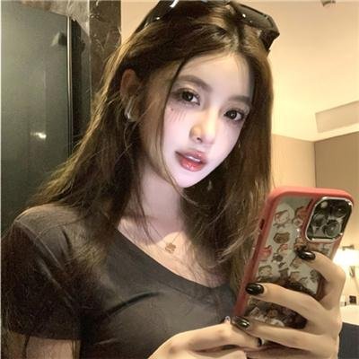 镜面奇情海报
